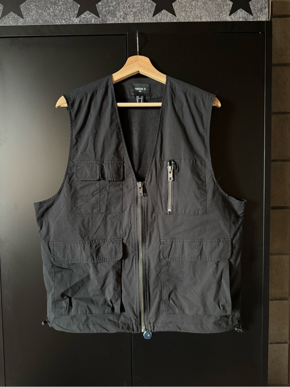 Black Utility Vest - Men Medium